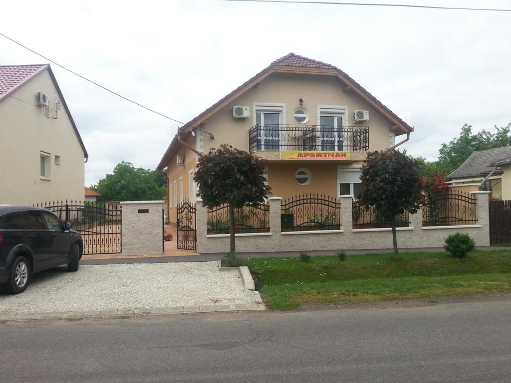 Marinica Apartman Hajdúszoboszló Exteriér fotografie